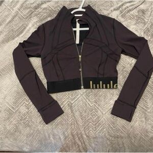 Tried on & end up hating it because I don’t actually like wearing crops anymore.